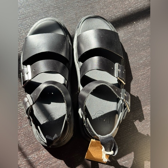 Dr. Martens Gryphon Sandals - Classic Black